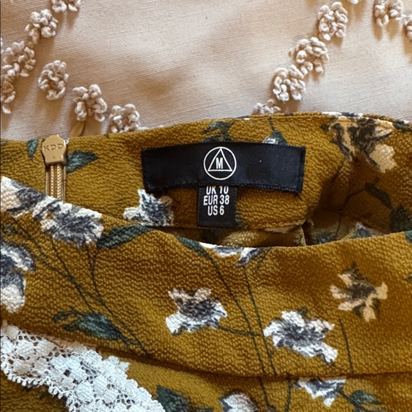 Mustard Floral Lace-Trim Mini Dress with flare sleeve - Picture 5 of 6